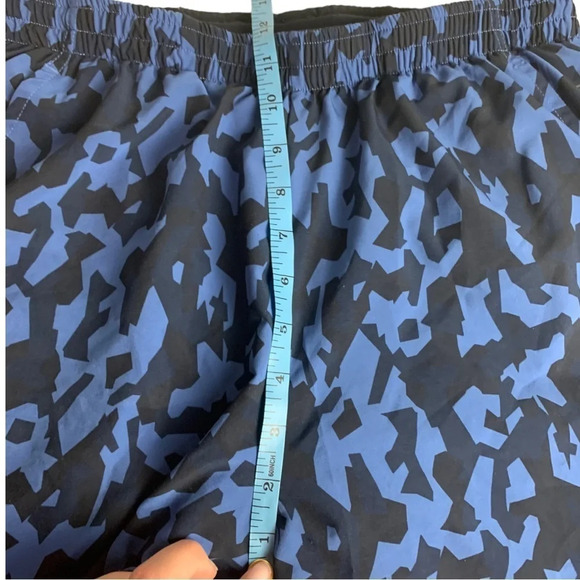 ZYIA Active Men’s Blue Camo Shorts Size Small - Picture 10 of 16